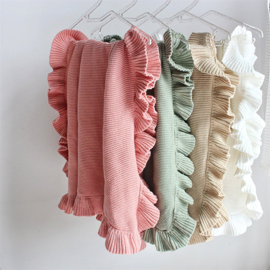 Adorable ruffle blanket